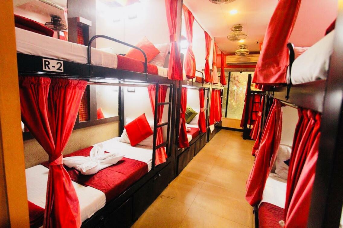 Town Hostel Mumbai - Ac Dormitory Bagian luar foto