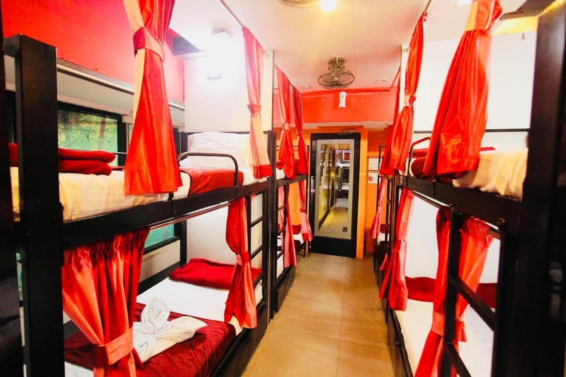 Town Hostel Mumbai - Ac Dormitory Bagian luar foto